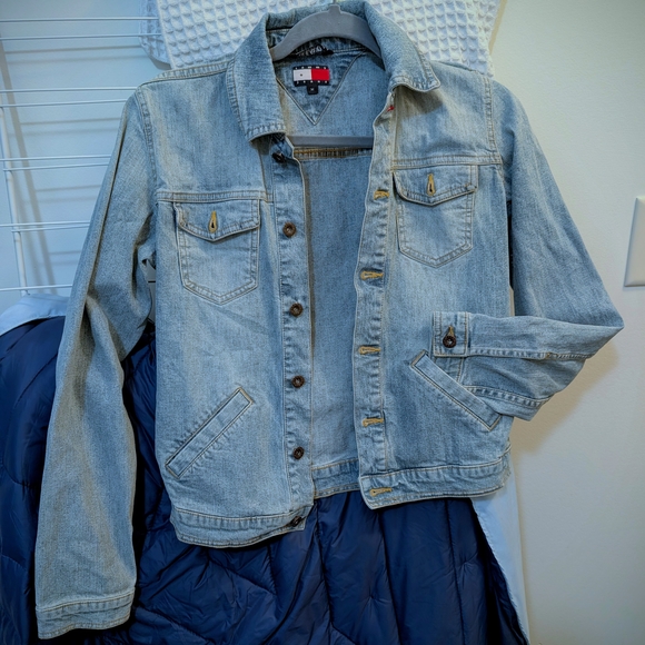 Tommy Hilfiger Light Blue Jean Jacket, Stretch Comfort Solid Construction - Picture 2 of 7